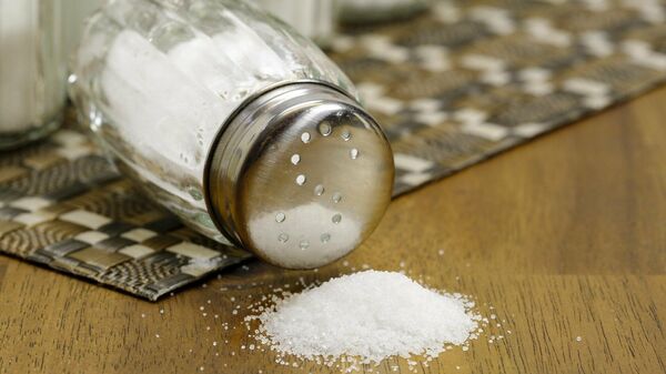 Россиянам назвали норму соли здорового человека