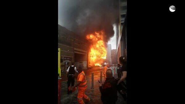 Кадры взрыва у станции метро в центре Лондона 
