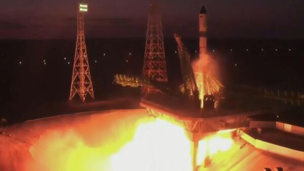 Запуск ракеты-носителя Союз-2.1а с космодрома Байконур