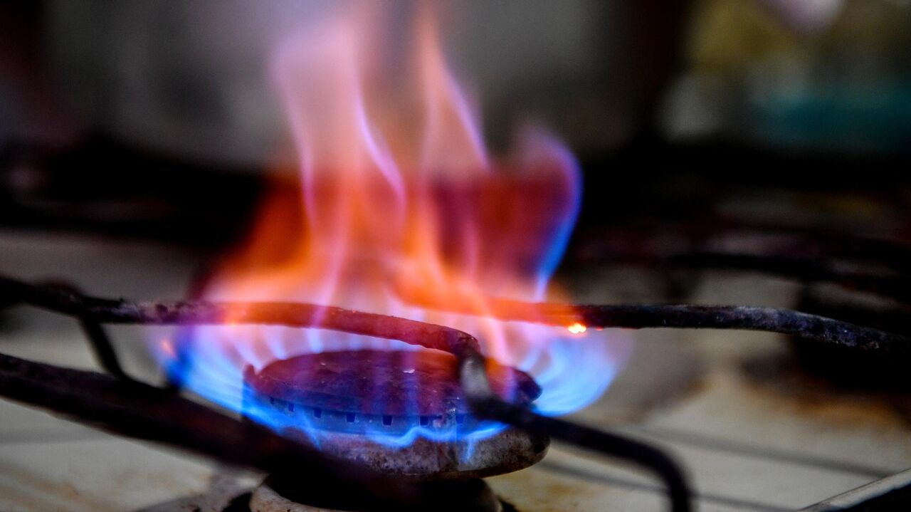 Почему газ изменяет оттенки пламени: основные причины