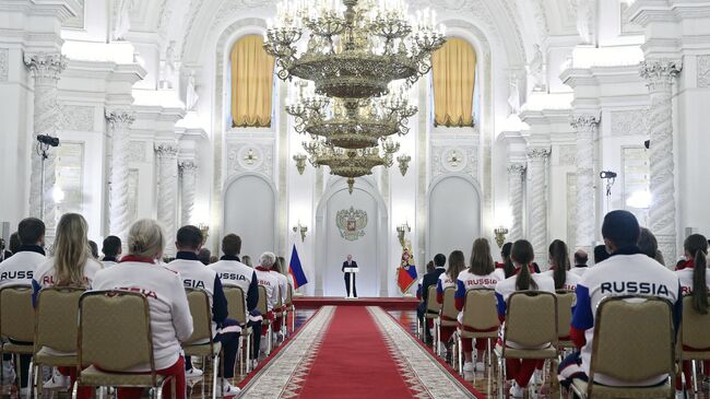 Президент РФ Владимир Путин на традиционной встрече с членами олимпийской сборной России перед в преддверии ее проводов для участия в XXXII летних Олимпийских играх в Токио