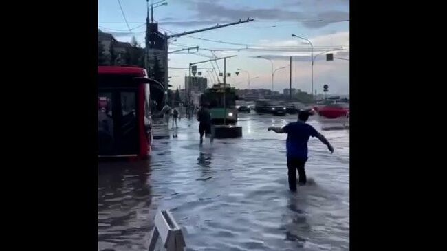 Затопленные дороги в Казани