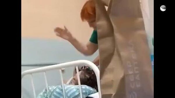 Санитарка бьет пожилую пациентку по лицу в больнице Костромы