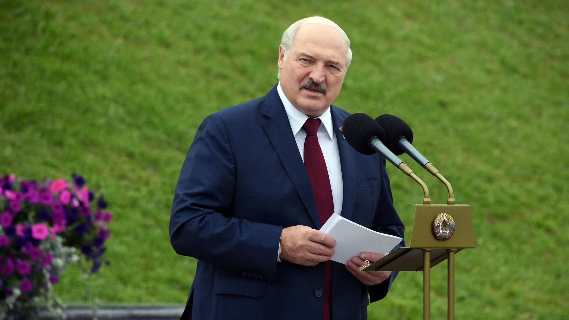 Президент Белоруссии Александр Лукашенко выступает на торжественном митинге, посвященном Дню независимости Белоруссии - РИА Новости, 1920, 14.09.2021