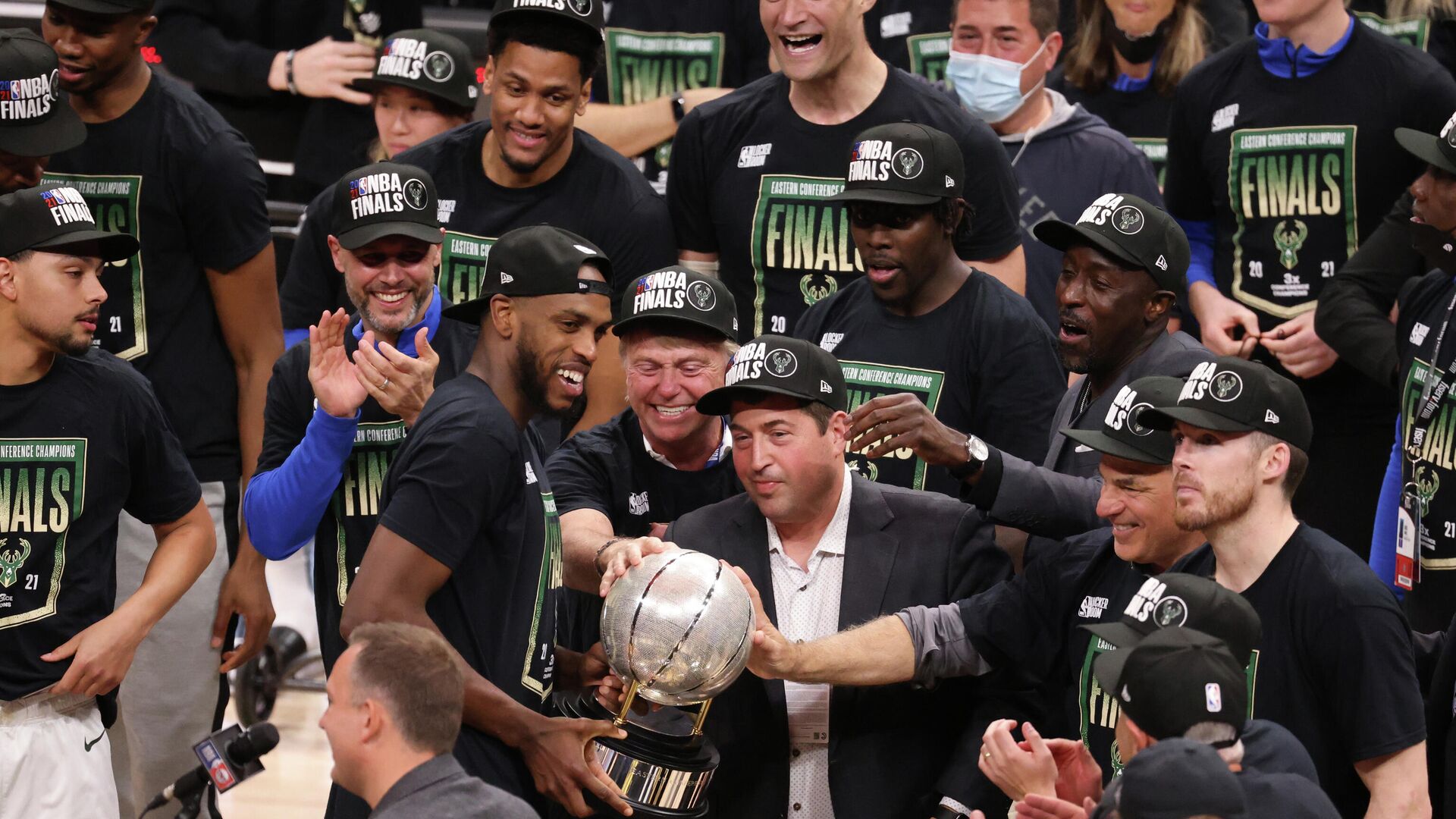 Баскетболисты Милуоки - РИА Новости, 1920, 04.07.2021