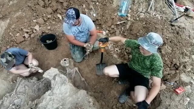 Активисты Поискового движения обнаружили захоронение жертв нацистов в Сальске - РИА Новости, 1920, 06.07.2021