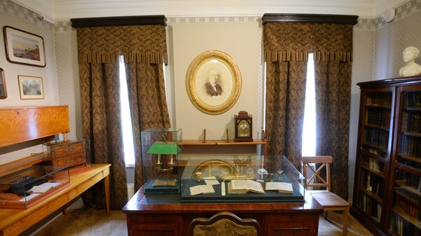 Кабинет, в котором работали Е.А. Боратынский и Ф.И. Тютчев, в главном усадебном доме в музее - усадьбе Мураново