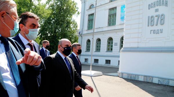 Председатель правительства РФ Михаил Мишустин во время посещения Национального исследовательского Томского государственного университета