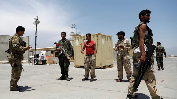 Афганские военнослужащие на американской авиабазе Баграм в Афганистане
