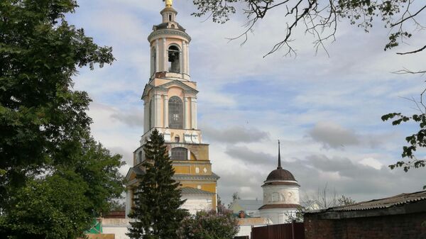 Суздаль. Преподобенская колокольня Ризоположенского монастыря