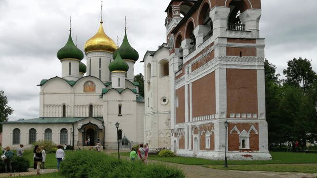 Суздаль. Спасо-Преображенский собор и Монастырская звонница Спасо-Ефимиева монастыря