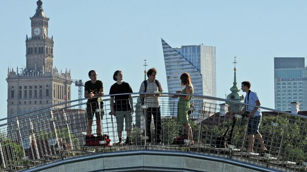 Посетители на крыше библиотеки Варшавского университета, Польша