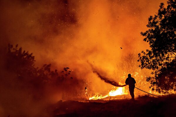 Тушение пожара на Кипре