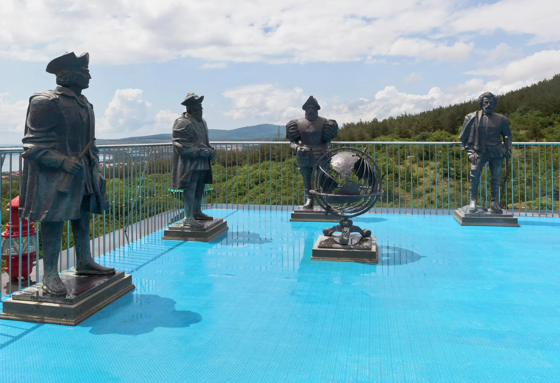 Скульптуры в морском музее в Сафари-парке - РИА Новости, 1920, 12.07.2021