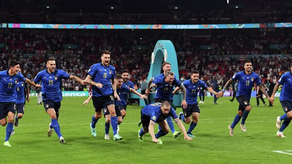 Футболисты сборной Италии после победы на ЕВРО-2020