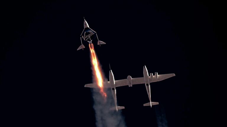 Стар космического корабля VSS Unity компании Virgin Galactic с Ричардом Брэнсоном на борту 