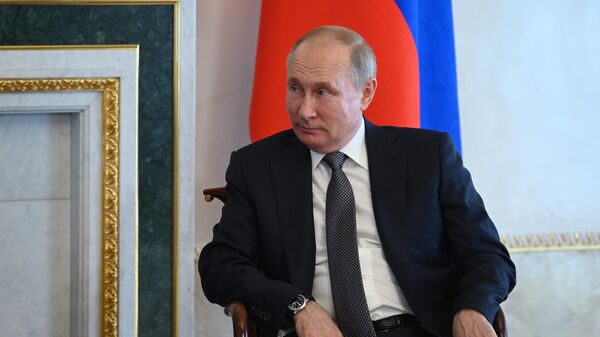 Президент РФ Владимир Путин во время встречи с президентом Белоруссии Александром Лукашенко