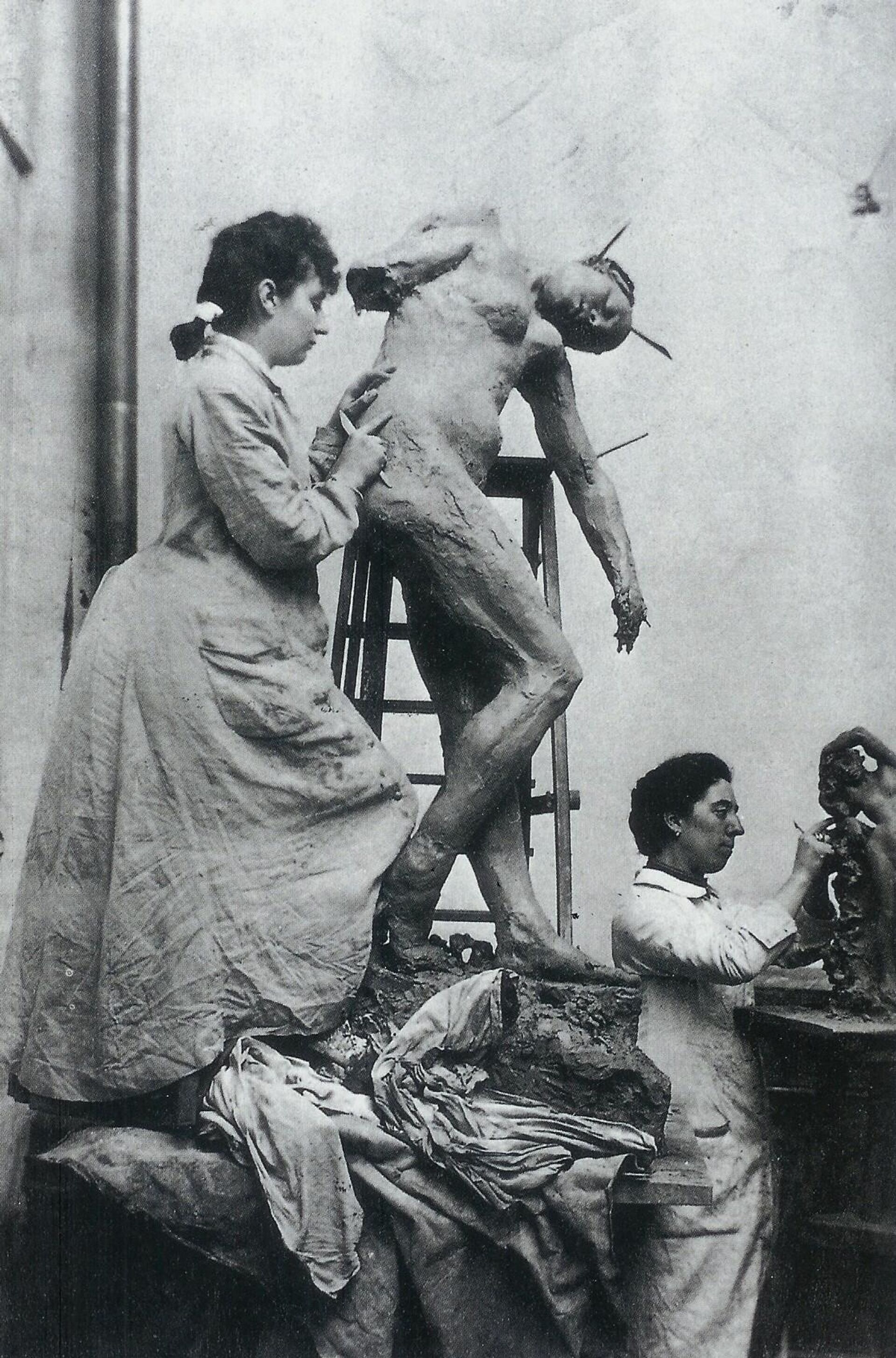 Камилла Клодель в мастерской - РИА Новости, 1920, 14.07.2021