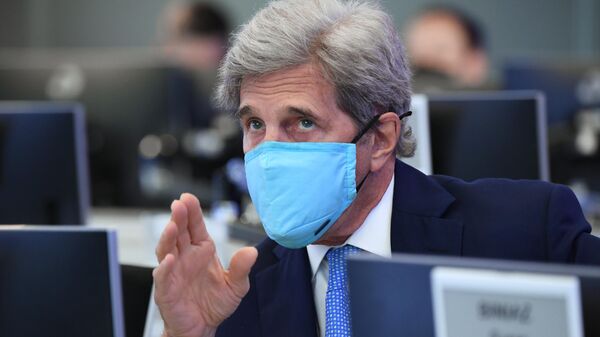 Специальный представитель президента США по вопросам климата Джон Керри в координационном центре при правительстве РФ