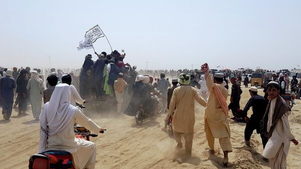 Сторонники Талибана* на границе Афганистана и Пакистана