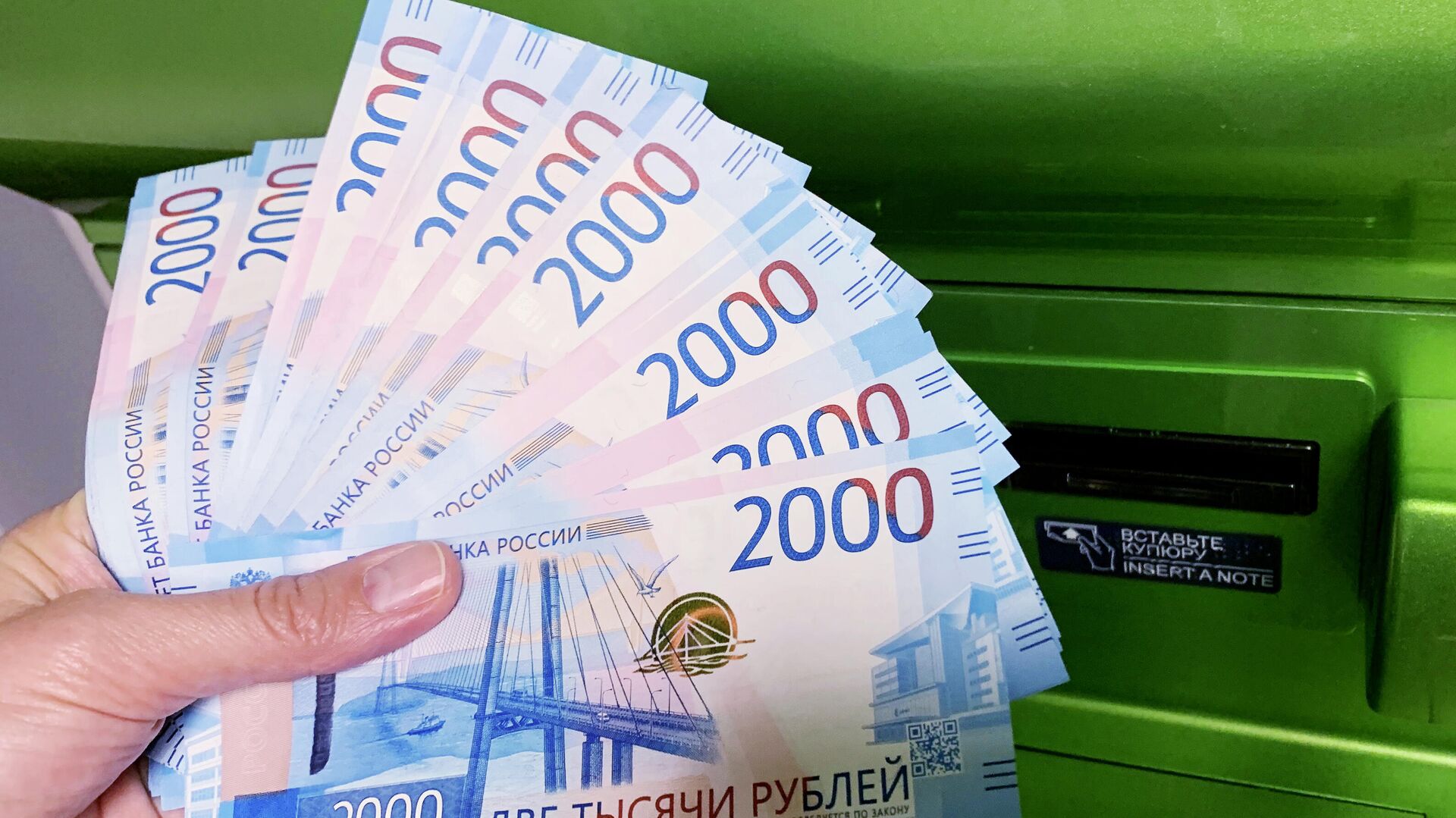 В Госдуме предложили забирать у богатых россиян до половины дохода