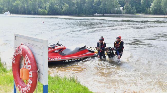 Сотрудники Московской службы спасения на воде 