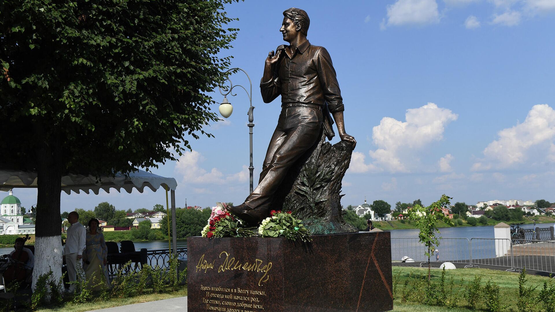 Памятник Андрею Дементьеву в Твери - РИА Новости, 1920, 16.07.2021