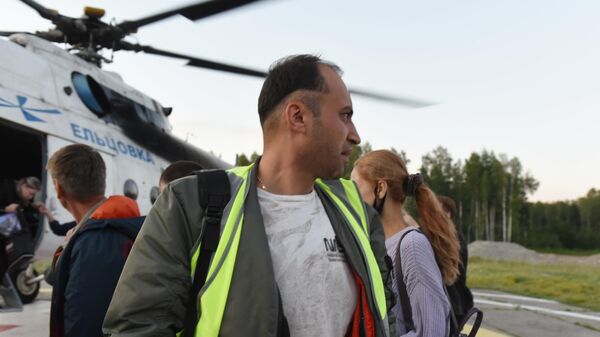 Пилот самолета Ан-28 Фарух Хасанов, доставленный вместе с пассажирами в Томск с места жесткой посадки самолета