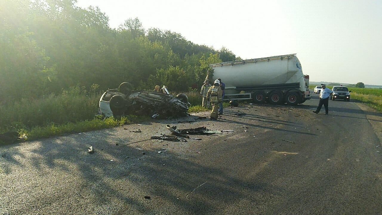  ДТП в Хохольском районе Воронежской области в результате которого погибло три человека - РИА Новости, 1920, 19.07.2021