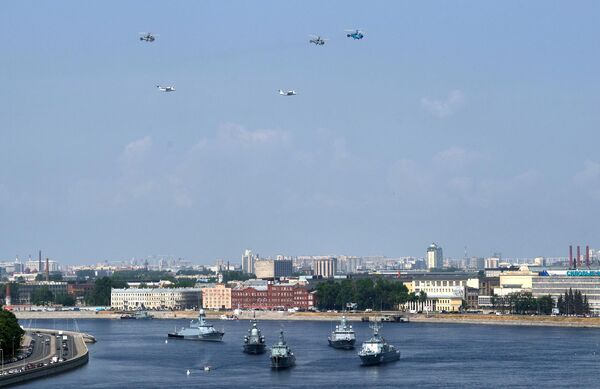 Образцы военной техники на репетиции парада в честь Дня ВМФ в Санкт-Петербурге