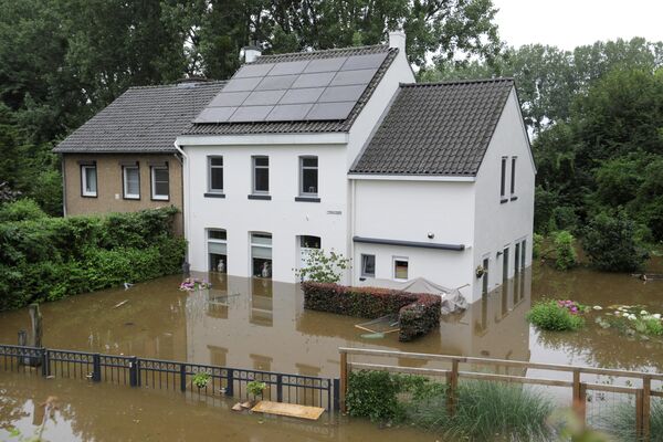 Затопленный дом в Гелле, Нидерланды