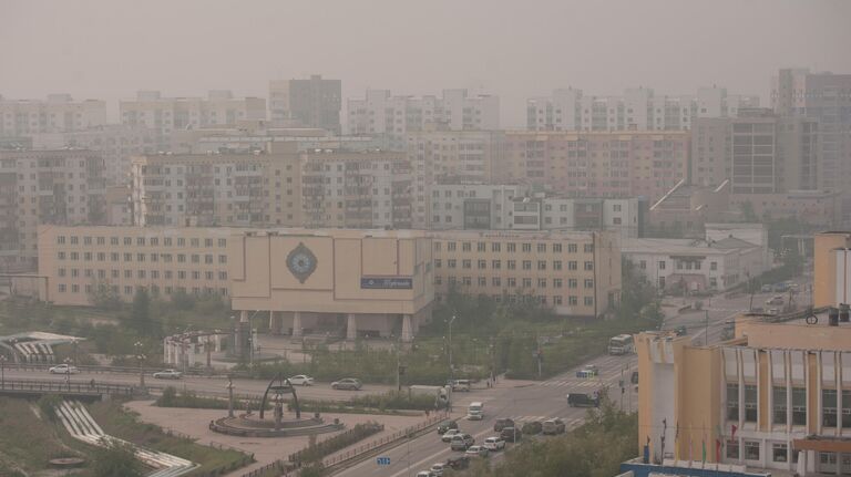 Смог, вызванный лесными пожарами, в городе Якутске