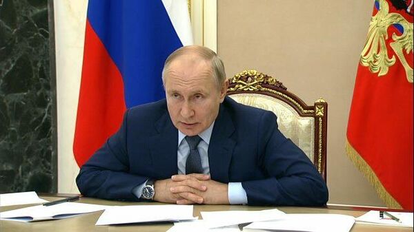 Путин о качестве медицины: Нужны не бумажные отчеты, а результат