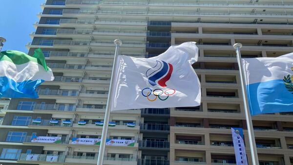 Флаг ОКР в олимпийской деревне в Токио