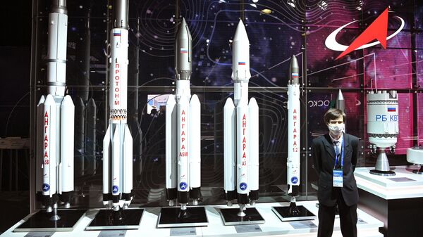 Стенд госкорпорации Роскосмос на выставке  Международного авиационно-космического салона МАКС-2021