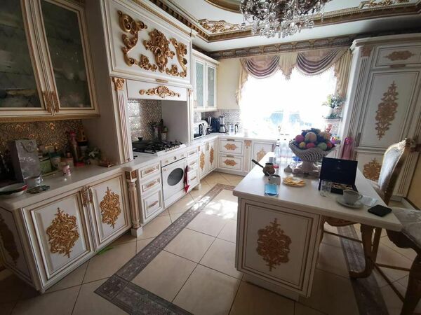 Кухня в доме главы ГИБДД по Ставропольскому краю Алексея Сафонова