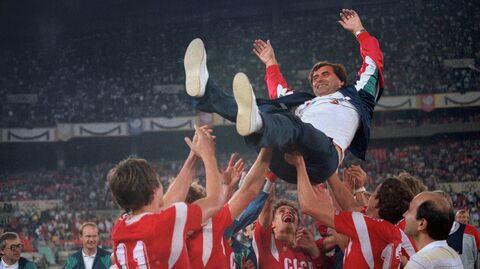 Сборная СССР по футболу празднует победу на Олимпиаде 1988 года в Сеуле