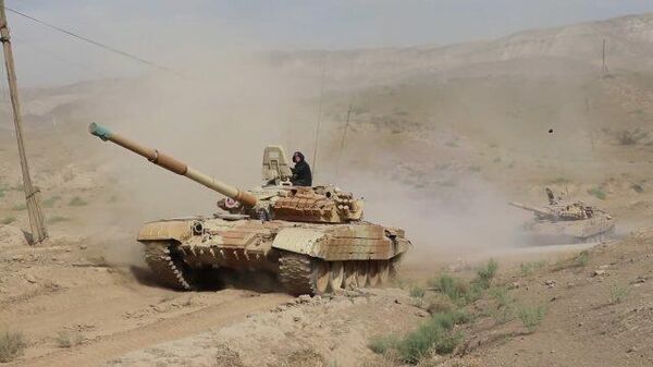 Российские танки движутся к границе с Афганистаном