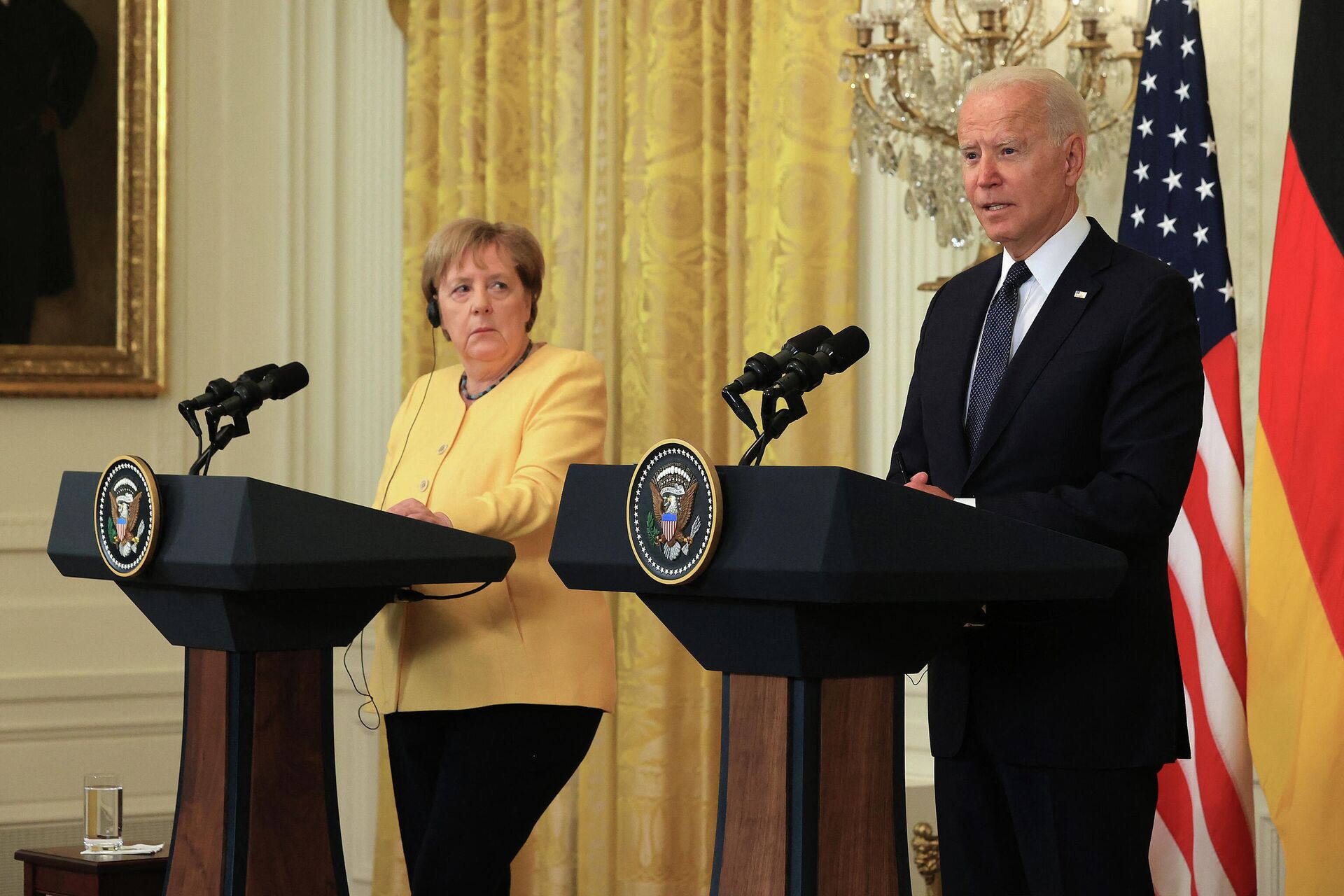 Канцлер Германии Ангела Меркель и президент США Джо Байден во время совместной пресс-конференции в  Белом доме - РИА Новости, 1920, 21.07.2021