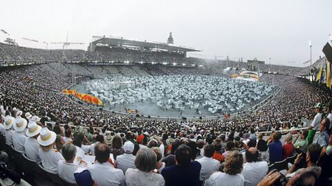 Торжественная церемония открытия XXV летних Олимпийских игр в Барселоне