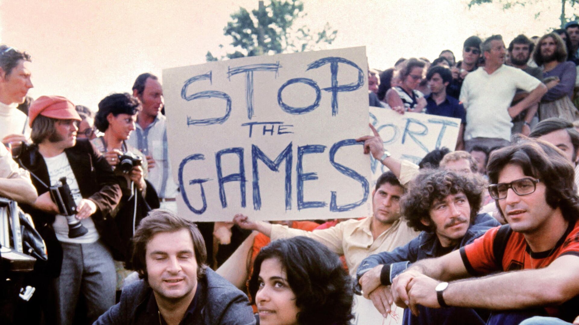 Протесты во время Олимпиады-1972 в Мюнхене после теракта - РИА Новости, 1920, 22.07.2021