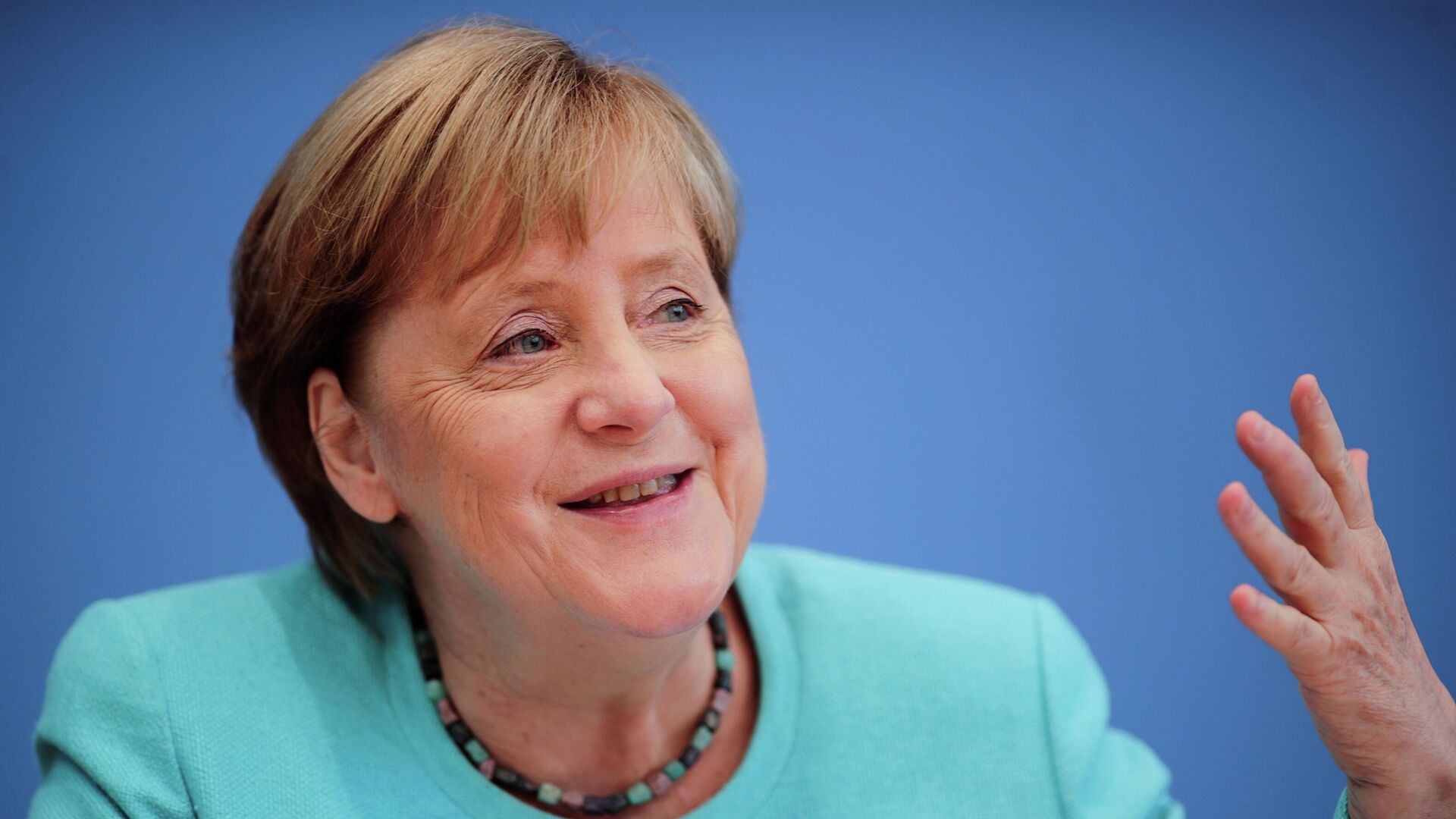 Канцлер Германии Ангела Меркель во время пресс-конференции в Берлине - РИА Новости, 1920, 22.07.2021
