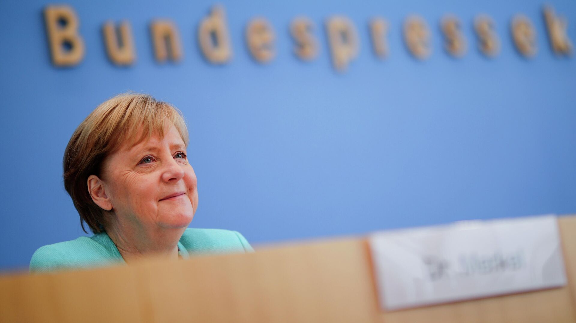 Канцлер Германии Ангела Меркель во время пресс-конференции в Берлине - РИА Новости, 1920, 18.08.2021