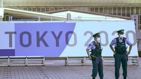 Сотрудники полиции на улице Токио