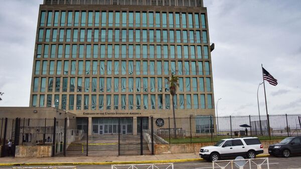 Посольство США в Гаване 29 сентября 2017 года после того, как Соединенные Штаты объявили о выводе более половины своего персонала из-за ухудшения самочувствия некоторых его сотрудников