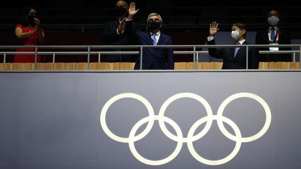 Президент Международного олимпийского комитета (МОК) Томас Бах и император Японии Нарухито (справа)