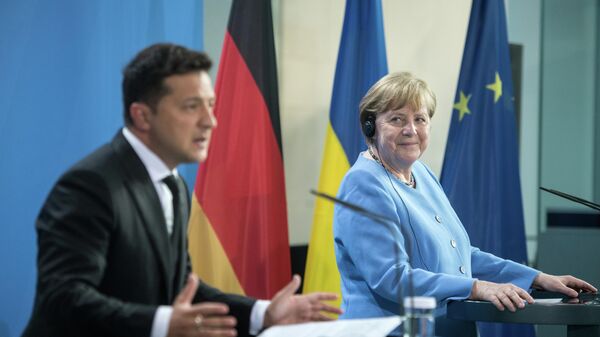 Президент Украины Владимир Зеленский и канцлер Германии Ангела Меркель перед переговорами