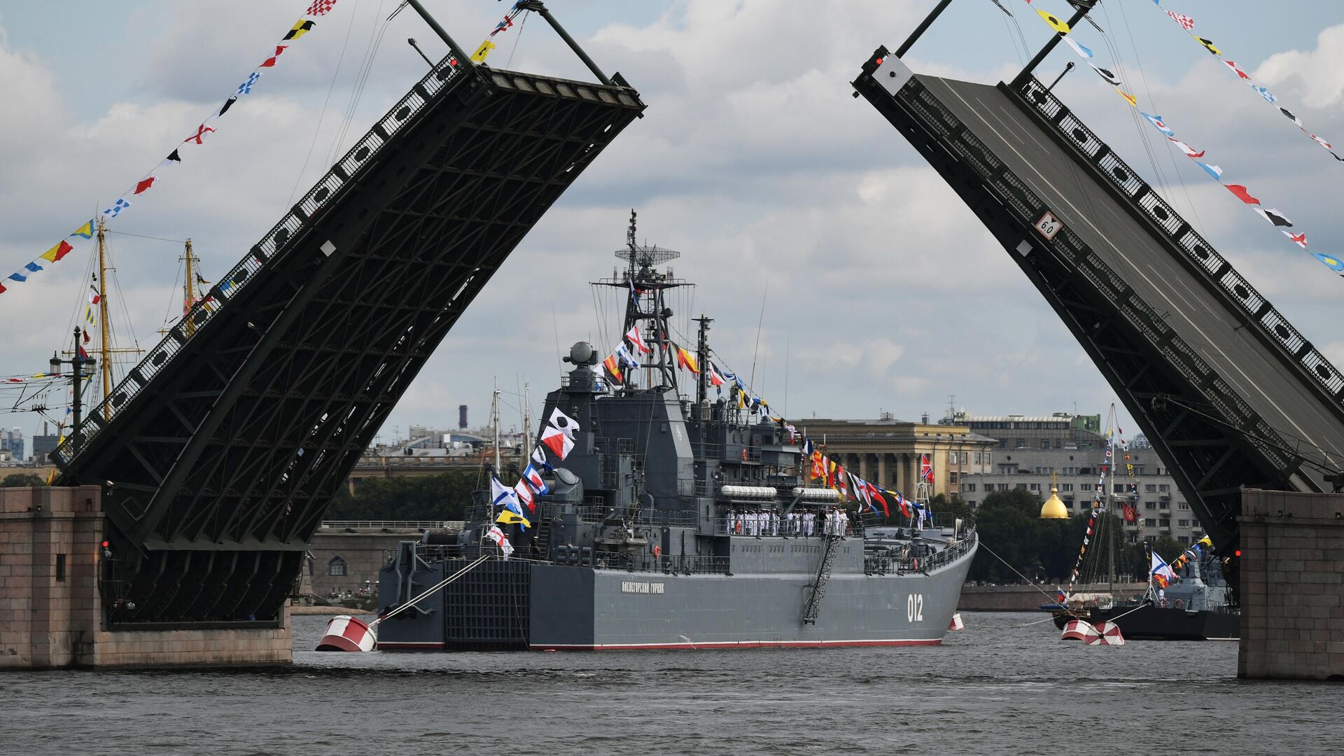 Мэр Новороссийска назвал корабли, отразившие атаку катеров ВСУ