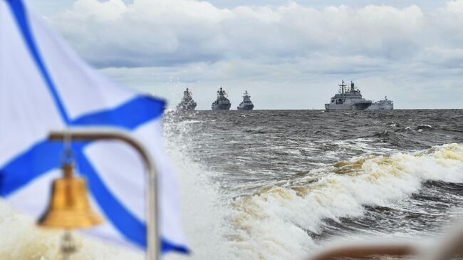 Корабли в Финском заливе перед началом Главного военно-морского парада по случаю Дня Военно-морского флота РФ