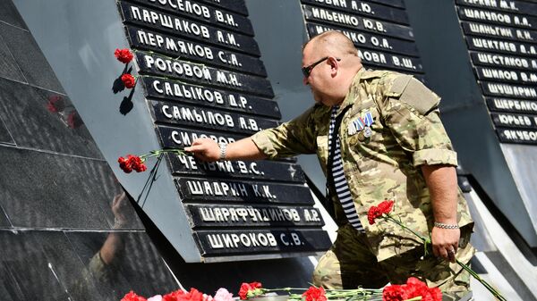Празднование дня ВМФ у мемориала уральским воинам интернационалистам Черный тюльпан в Екатеринбурге
